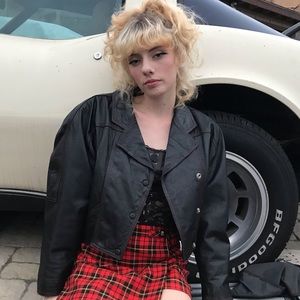 Meet your Posher, Mia